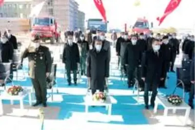 Balıkesir'de 10 bin fidan toprakla buluştu Balıkesir'de 10 bin fidan toprakla buluştu