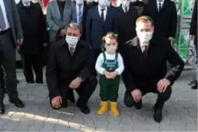 Balıkesir'de 10 bin fidan toprakla buluştu Balıkesir'de 10 bin fidan toprakla buluştu