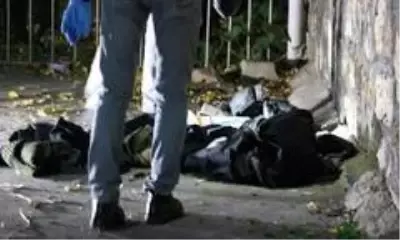 Son dakika... - Banka önüne bırakılan şüpheli çantalar paniğe neden oldu Son dakika... - Banka önüne bırakılan şüpheli çantalar paniğe neden oldu