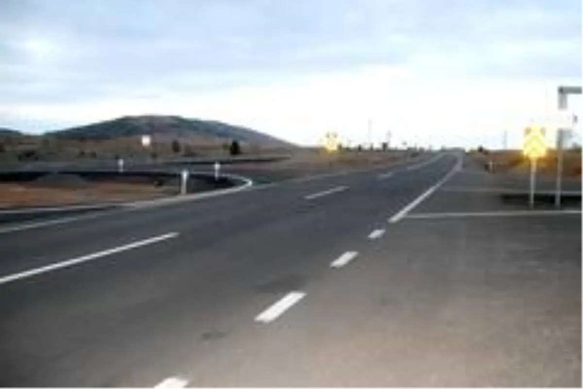 Beyşehir-Seydişehir arası bölünmüş yol çalışmaları sürüyor