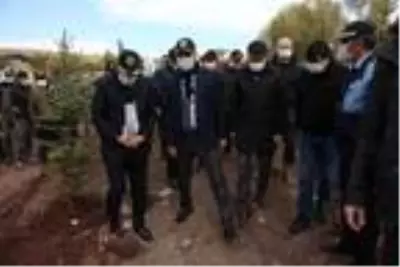 Bitlis'te bin 500 fidan dikildi Bitlis'te bin 500 fidan dikildi