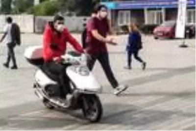 Çağlayan Meydanı'nda motosiklet işgaline vatandaşlardan tepki Çağlayan Meydanı'nda motosiklet işgaline vatandaşlardan tepki
