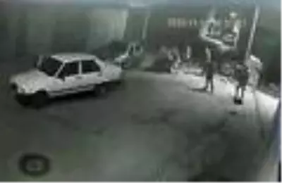Dehşet anları kamerada... Bafra'da 1 kişinin öldüğü kavganın görüntüleri ortaya çıktı Dehşet anları kamerada... Bafra'da 1 kişinin öldüğü kavganın görüntüleri ortaya çıktı