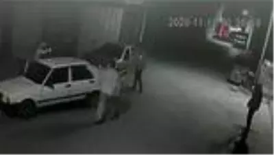 Dehşet anları kamerada... Bafra'da 1 kişinin öldüğü kavganın görüntüleri ortaya çıktı Dehşet anları kamerada... Bafra'da 1 kişinin öldüğü kavganın görüntüleri ortaya çıktı