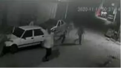Dehşet anları kamerada... Bafra'da 1 kişinin öldüğü kavganın görüntüleri ortaya çıktı Dehşet anları kamerada... Bafra'da 1 kişinin öldüğü kavganın görüntüleri ortaya çıktı