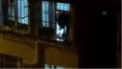 Fatih'te yangın çıkan evde mahsur kalan kişi kurtarıldı Fatih'te yangın çıkan evde mahsur kalan kişi kurtarıldı