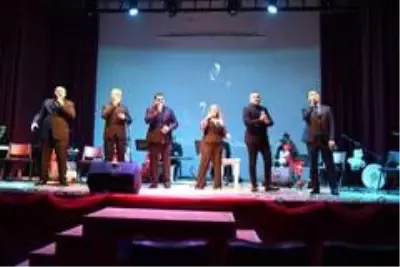 Fethiye'de Atatürk'ün sevdiği şarkılar seslendirildi Fethiye'de Atatürk'ün sevdiği şarkılar seslendirildi