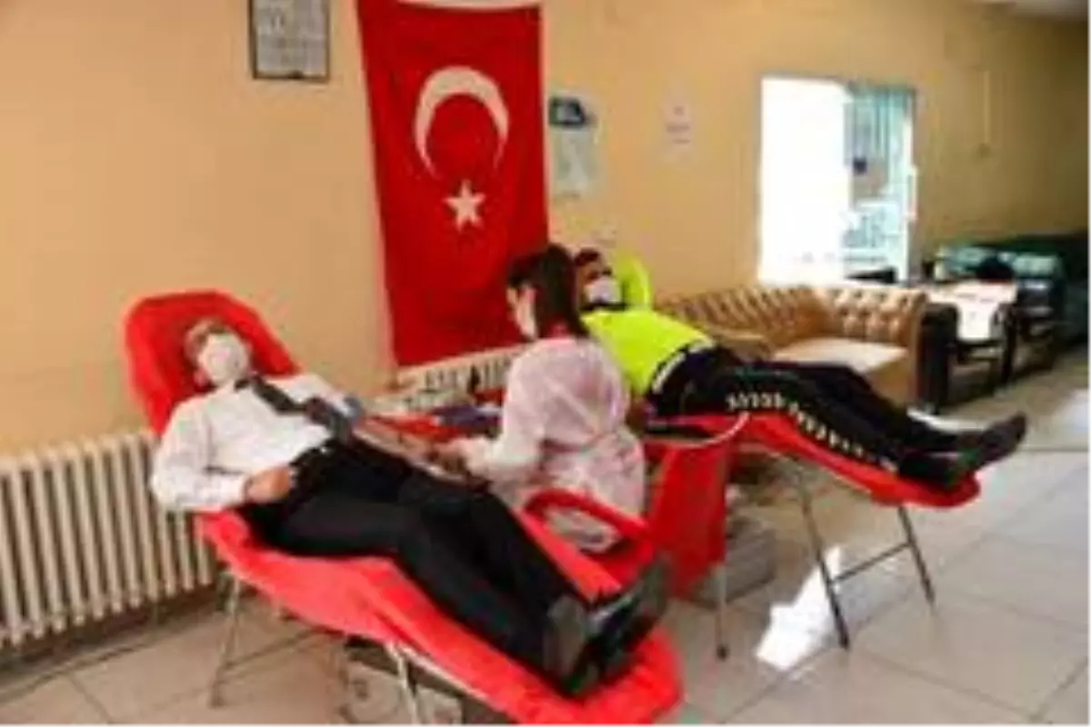 Hatay Emniyetinden Kızılay'a kan bağışı desteği