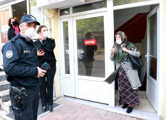 Karantina ihlali yapan kadın yakalanınca basın mensuplarına çattı: Hastalıklı kadın çıktı diyeceksin değil mi