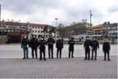 Malatya'da koronavirüs tedbirlerine uymayan 31 kişiye para cezası Malatya'da koronavirüs tedbirlerine uymayan 31 kişiye para cezası
