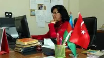 MŞÜ İletişim Fakültesi Dekanı Aliyeva'nın Azerbaycan sevinci MŞÜ İletişim Fakültesi Dekanı Aliyeva'nın Azerbaycan sevinci