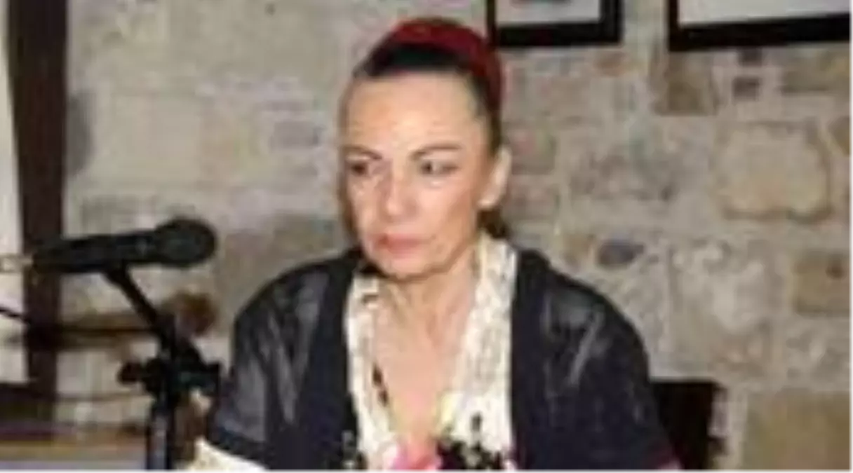 Oyuncu Nilüfer Aydan'ın 'cumhurbaşkanına hakaretten' hapsi isteniyor
