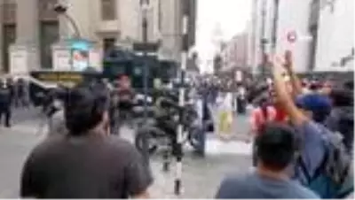 - Peru'da Vizcarra'nın görevden alınmasıyla başlayan olaylarda tansiyon yükseldi - Peru'da Vizcarra'nın görevden alınmasıyla başlayan olaylarda tansiyon yükseldi