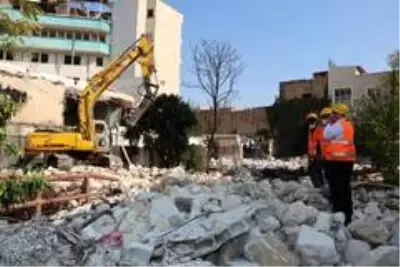 Şanlıurfa'da Kızılay Meydanı gün yüzüne çıkarılıyor Şanlıurfa'da Kızılay Meydanı gün yüzüne çıkarılıyor
