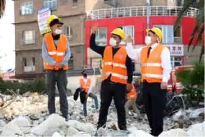 Şanlıurfa'da Kızılay Meydanı gün yüzüne çıkarılıyor Şanlıurfa'da Kızılay Meydanı gün yüzüne çıkarılıyor