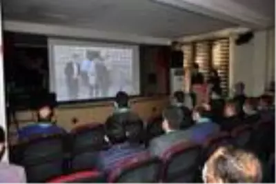 Şehit Kaymakam Safitürk, Derik'te dualarla anıldı Şehit Kaymakam Safitürk, Derik'te dualarla anıldı
