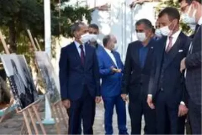 Şehit Kaymakam Safitürk görev yaptığı Derik ilçesinde anıldı Şehit Kaymakam Safitürk görev yaptığı Derik ilçesinde anıldı