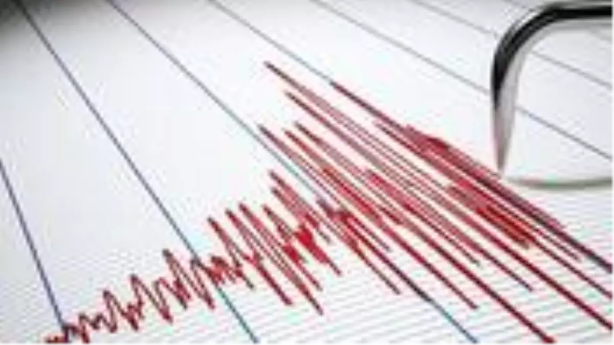 Son Dakika! Kuşadası Körfezi'nde 4.8 büyüklüğünde bir deprem meydana geldi