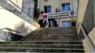 Tuzla'da ağaçlık alanda cesedi bulunan kişinin ölümüne ilişkin 5 kişi adliyeye sevk edildi Tuzla'da ağaçlık alanda cesedi bulunan kişinin ölümüne ilişkin 5 kişi adliyeye sevk edildi