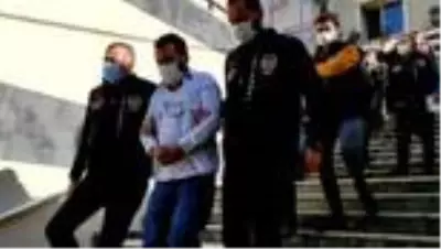 Tuzla'da ağaçlık alanda cesedi bulunan kişinin ölümüne ilişkin 5 kişi adliyeye sevk edildi Tuzla'da ağaçlık alanda cesedi bulunan kişinin ölümüne ilişkin 5 kişi adliyeye sevk edildi