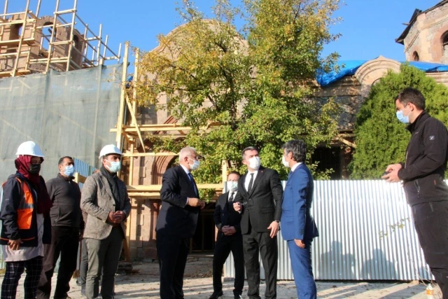 Vali Memiş Oltu Rus Kilisesi Restorasyon çalışmalarını yerinde inceledi