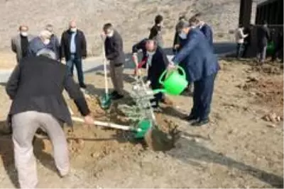 Yahyalı'da geleceğe nefes olmak fidan dikildi Yahyalı'da geleceğe nefes olmak fidan dikildi