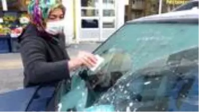 Eksi 3 derece soğuğa teslim olan Sivas'ta her yer buz tuttu, sürücüler zor anlar yaşadı Eksi 3 derece soğuğa teslim olan Sivas'ta her yer buz tuttu, sürücüler zor anlar yaşadı