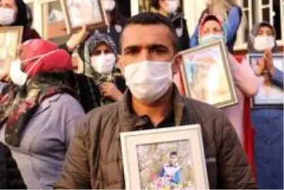 HDP yöneticilerinin 'Seçilmiş delegelerimizin isimleri var' dediği defterde farklı kategorilerde aranan teröristler çıktı HDP yöneticilerinin 'Seçilmiş delegelerimizin isimleri var' dediği defterde farklı kategorilerde aranan teröristler çıktı