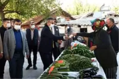 Kemer'in ilk kapalı pazar yeri Kuzdere'de hizmete girdi Kemer'in ilk kapalı pazar yeri Kuzdere'de hizmete girdi