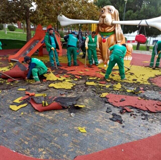 Küçükçekmece Belediye Başkanı Çebi'den tepki çeken parkla ilgili eleştirilere yanıt Küçükçekmece Belediye Başkanı Çebi'den tepki çeken parkla ilgili eleştirilere yanıt