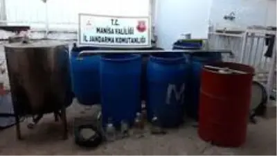 Manisa'da 4 bin 777 litre sahte içki ele geçirildi Manisa'da 4 bin 777 litre sahte içki ele geçirildi