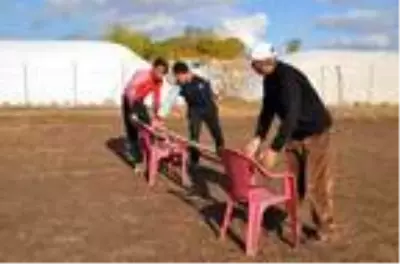 Milli atlet, Avrupa şampiyonasına evinin yakınındaki arazide hazırlanıyor Milli atlet, Avrupa şampiyonasına evinin yakınındaki arazide hazırlanıyor