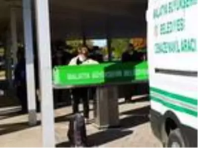 Son dakika... Öldürülen kadın toprağa verildi, katil zanlısı eşi cezaevine gönderildi Son dakika... Öldürülen kadın toprağa verildi, katil zanlısı eşi cezaevine gönderildi
