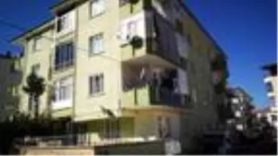 Son dakika... Öldürülen kadın toprağa verildi, katil zanlısı eşi cezaevine gönderildi Son dakika... Öldürülen kadın toprağa verildi, katil zanlısı eşi cezaevine gönderildi