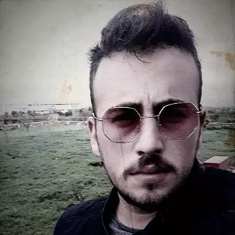 Şerit ihlali yapıp, TIR'la çarpışan otomobilin sürücüsü öldü Şerit ihlali yapıp, TIR'la çarpışan otomobilin sürücüsü öldü