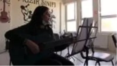 Şırnak'ta öğrenciler sanatla buluşuyor Şırnak'ta öğrenciler sanatla buluşuyor