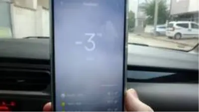 Eski 3 derece soğuğa teslim olan Sivas'ta her yer buz tuttu, sürücüler zor anlar yaşadı Eski 3 derece soğuğa teslim olan Sivas'ta her yer buz tuttu, sürücüler zor anlar yaşadı