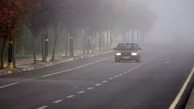 Eski 3 derece soğuğa teslim olan Sivas'ta her yer buz tuttu, sürücüler zor anlar yaşadı Eski 3 derece soğuğa teslim olan Sivas'ta her yer buz tuttu, sürücüler zor anlar yaşadı