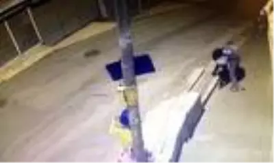 Ankara'da çocuğun telefonunu gasbeden şüpheli, tutuklandı Ankara'da çocuğun telefonunu gasbeden şüpheli, tutuklandı