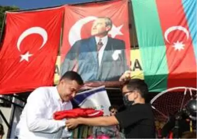Antalya semalarında Türk ve Azerbaycan bayrakları dalgalandı Antalya semalarında Türk ve Azerbaycan bayrakları dalgalandı