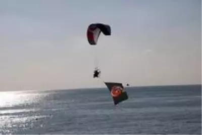 Antalya semalarında Türk ve Azerbaycan bayrakları dalgalandı Antalya semalarında Türk ve Azerbaycan bayrakları dalgalandı