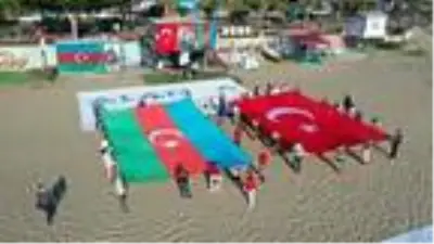 Azerbaycan'ın Karabağ zaferine, yamaç paraşütlü kutlama Azerbaycan'ın Karabağ zaferine, yamaç paraşütlü kutlama