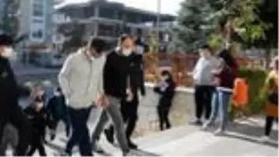 Bir kişiyi darp ederek alıkoyan 12 kişi gözaltına alındı Bir kişiyi darp ederek alıkoyan 12 kişi gözaltına alındı