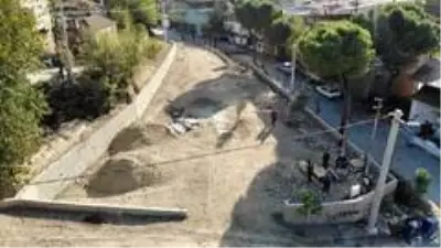 Esenköy Mahallesi'nde park ve meydan çalışması başladı Esenköy Mahallesi'nde park ve meydan çalışması başladı