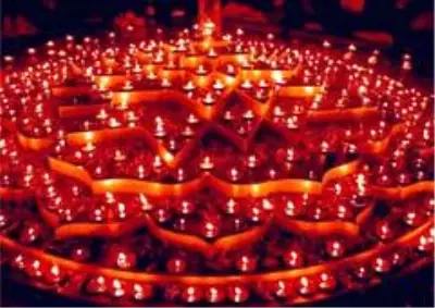 Hindistan'daki Diwali Işık Festivali'nden renkli görüntüler