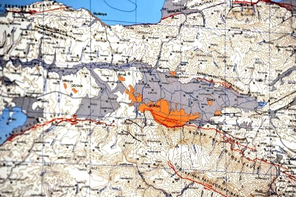 İzmir'i vuran deprem sonrası uzmanlar o bölgeyi işaret etti: Katil fay, tüm Marmara'yı etkileyecek