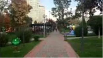 Küçükçekmece'deki parkta yıldızın yerine yeni düzenleme yapılıyor Küçükçekmece'deki parkta yıldızın yerine yeni düzenleme yapılıyor