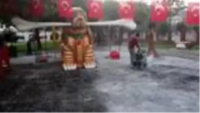 Küçükçekmece'deki parkta yıldızın yerine yeni düzenleme yapılıyor Küçükçekmece'deki parkta yıldızın yerine yeni düzenleme yapılıyor