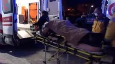 Otomobil yoldan çıktı: 3 yaralı Otomobil yoldan çıktı: 3 yaralı