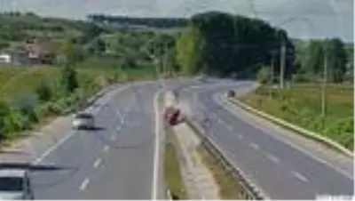 Sakarya ve Kocaeli'deki trafik kazaları KGYS kameralarında Sakarya ve Kocaeli'deki trafik kazaları KGYS kameralarında